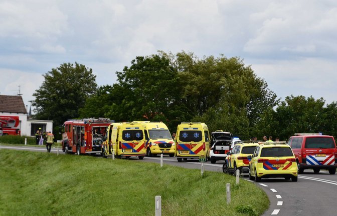 Drei Menschen kamen bei dem Unfall ums Leben, darunter zwei Kinder.<span class='image-autor'>Foto: ---/PROVICOM/ANP/dpa</span>