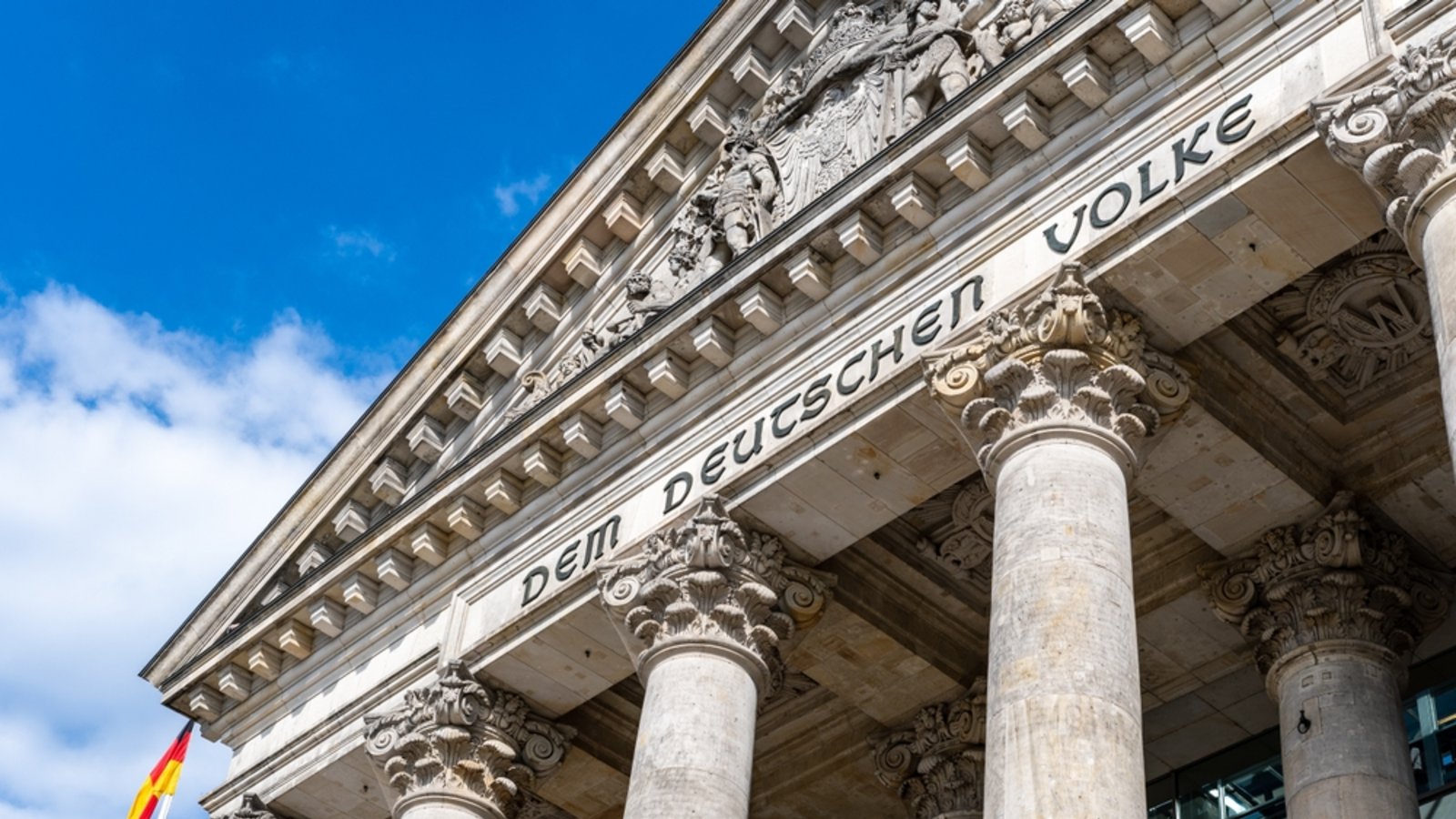 Vertrauensfrage und Misstrauensvotum zielen beide darauf ab, das Vertrauen in die Regierung auf die Probe zu stellenFoto: Olaf Unger/ Shutterstock Vertrauensfrage und Misstrauensvotum zielen beide darauf ab, das Vertrauen in die Regierung auf die Probe zu stellenFoto: Olaf Unger/ Shutterstock