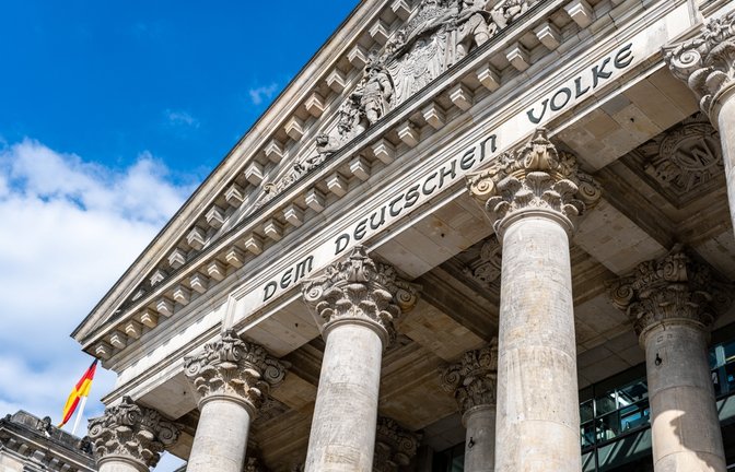 Vertrauensfrage und Misstrauensvotum zielen beide darauf ab, das Vertrauen in die Regierung auf die Probe zu stellen<span class='image-autor'>Foto: Olaf Unger/ Shutterstock</span>