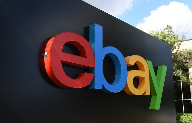 Der Online-Marktplatz eBay lehnt das 55 Milliarden US-Dollar schwere Übernahmeangebot des Videospiele-Händlers Gamestop ab.<span class='image-autor'>Foto: Andrej Sokolow/dpa</span>
