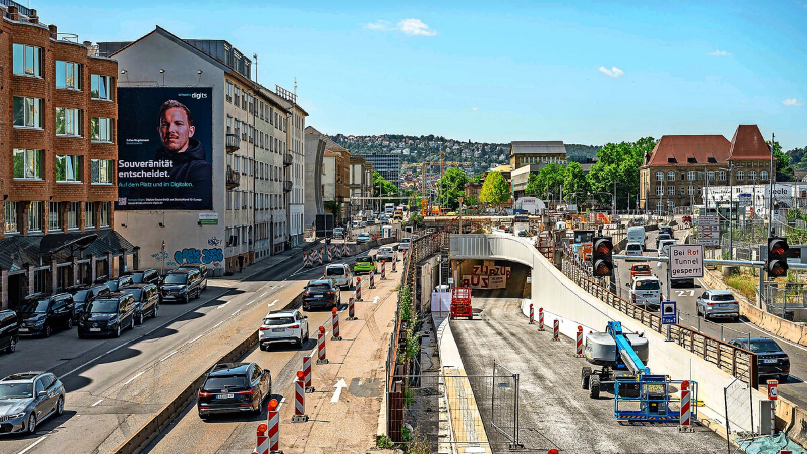 Autos in Richtung Charlottenplatz fahren bald durch den neuen Tunnelabschnitt und den sich daran anschließenden Bestandstunnel.Foto: Fabrice Weichelt Autos in Richtung Charlottenplatz fahren bald durch den neuen Tunnelabschnitt und den sich daran anschließenden Bestandstunnel.Foto: Fabrice Weichelt