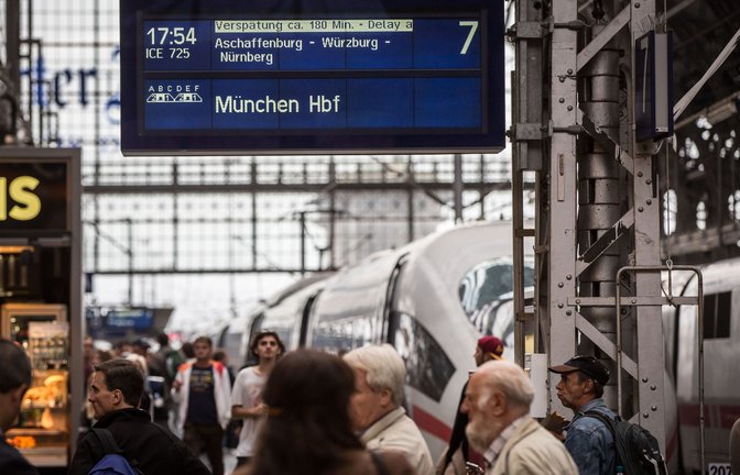 Volle Bahnhöfe, viele Verspätungen: das kam in den vergangenen Tagen wieder besonders oft vor. (Archivbild)<span class='image-autor'>Foto: dpa/Frank Rumpenhorst</span>