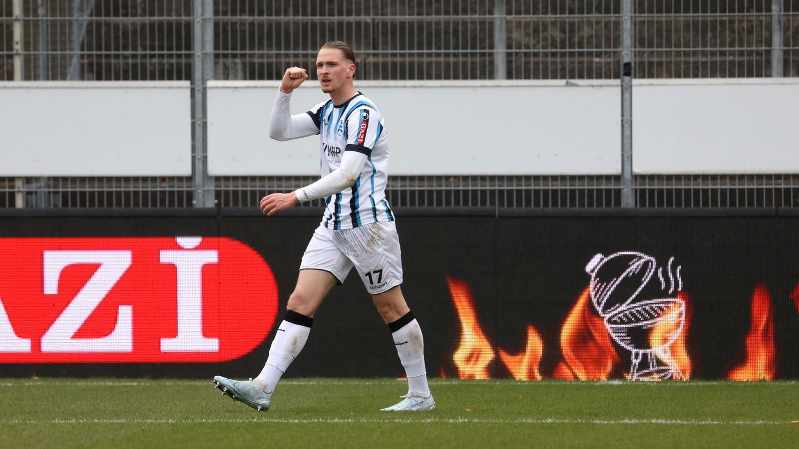 Marlon Faß jubelt über das 1:0.Foto: Baumann