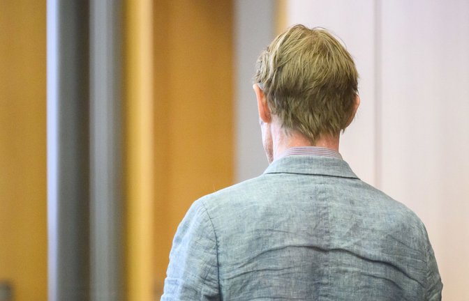 Der vorbestrafte Vergewaltiger Christian B. bei einem Gerichtstermin.<span class='image-autor'>Foto: dpa/Julian Stratenschulte</span>