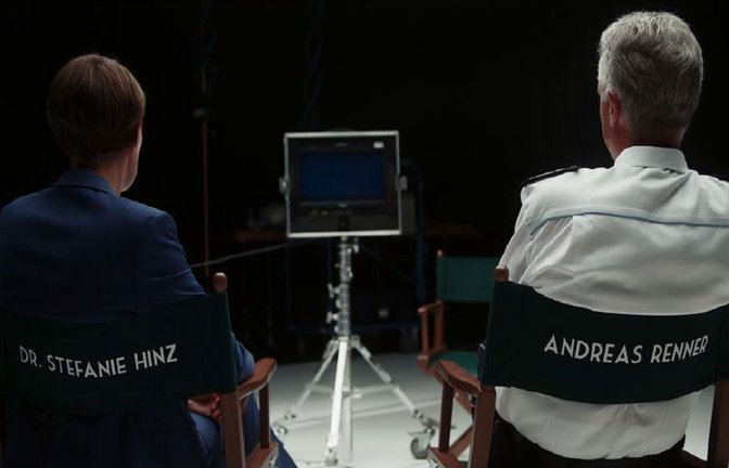 Bild aus besseren Tagen: Landespolizeipräsidentin Stefanie Hinz und Inspekteur Andreas Renner einträchtig bei Aufnahmen für Videos zur sogenannten Wertekampagne des Landespolizeipräsidiums, mit der Beamtinnen und Beamten auch für sexuelle Verfehlungen sensibilisiert werden sollen.<span class='image-autor'>Foto: /StN</span>