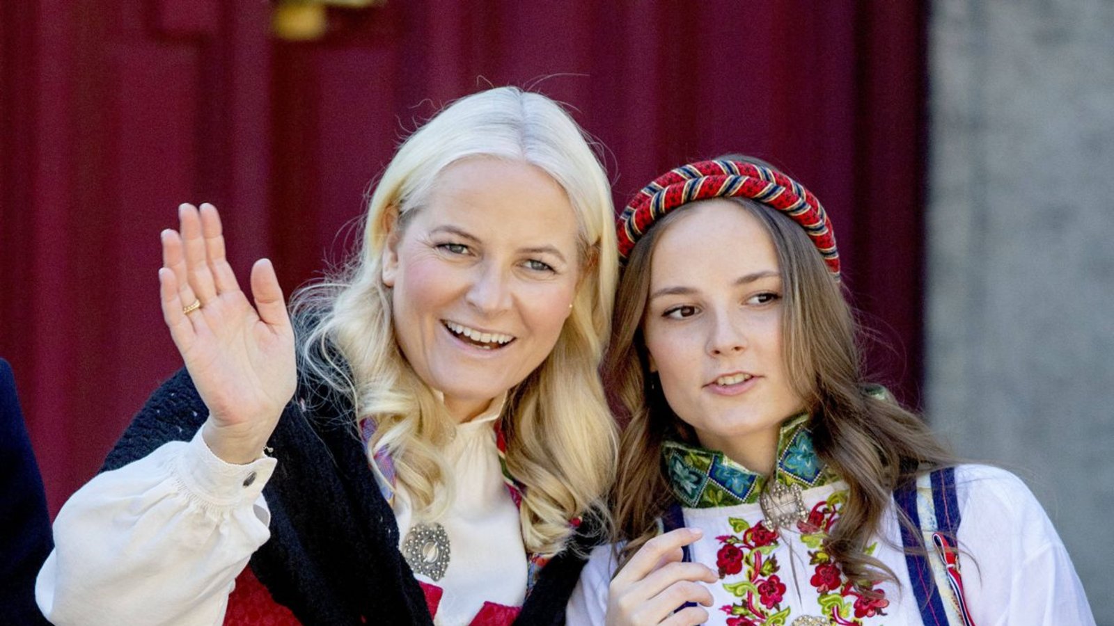 Traditionell tragen die Royals am Nationalfeiertag norwegische Tracht.Foto: IMAGO/PPE/IMAGO/PPE