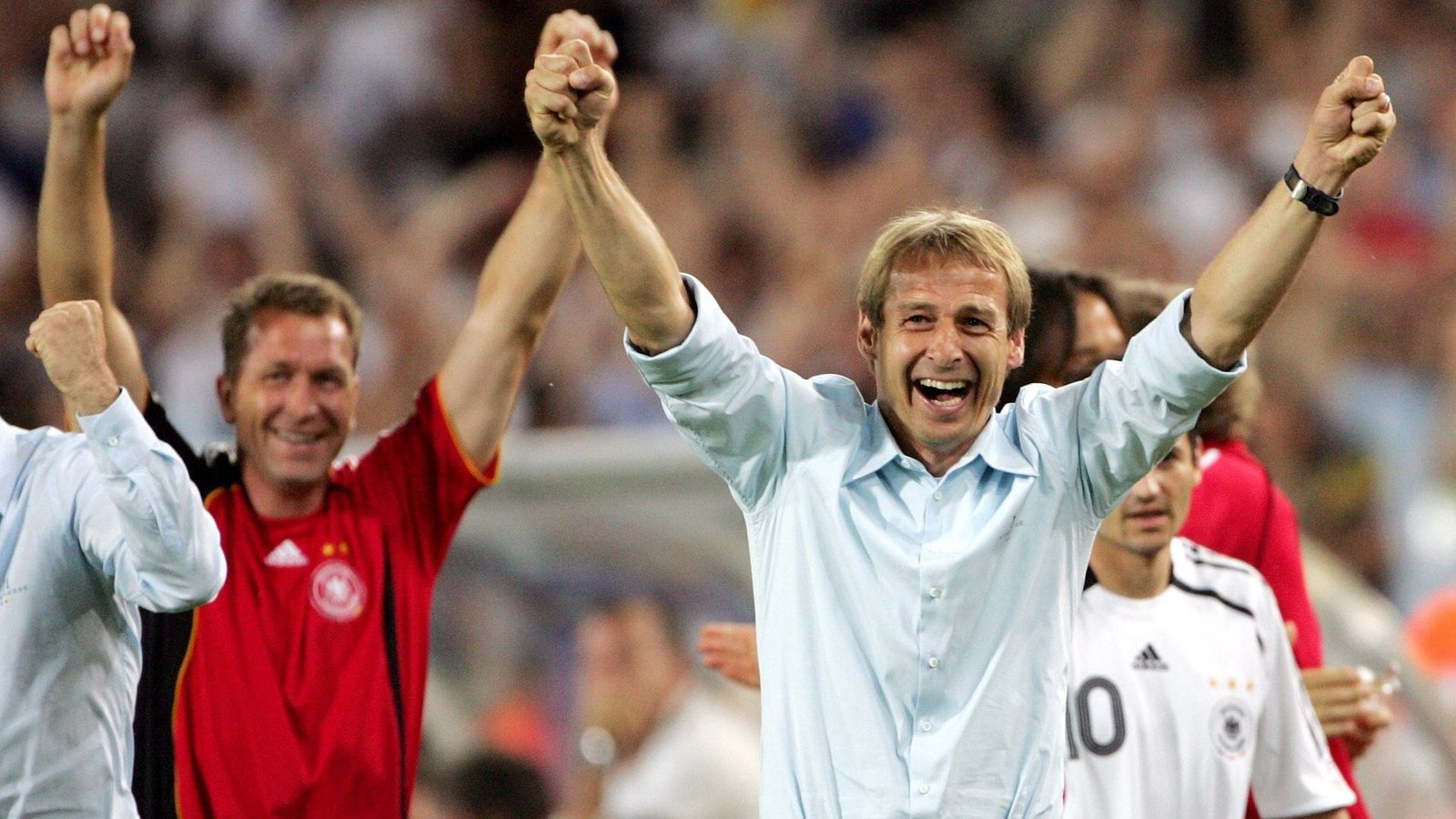 Der Höhepunkt aus deutscher Sicht: Im Spiel um Platz drei gewinnt das Team von Jürgen Klinsmann mit 3:1 gegen Portugal.Foto: imago/Sammy Minkoff