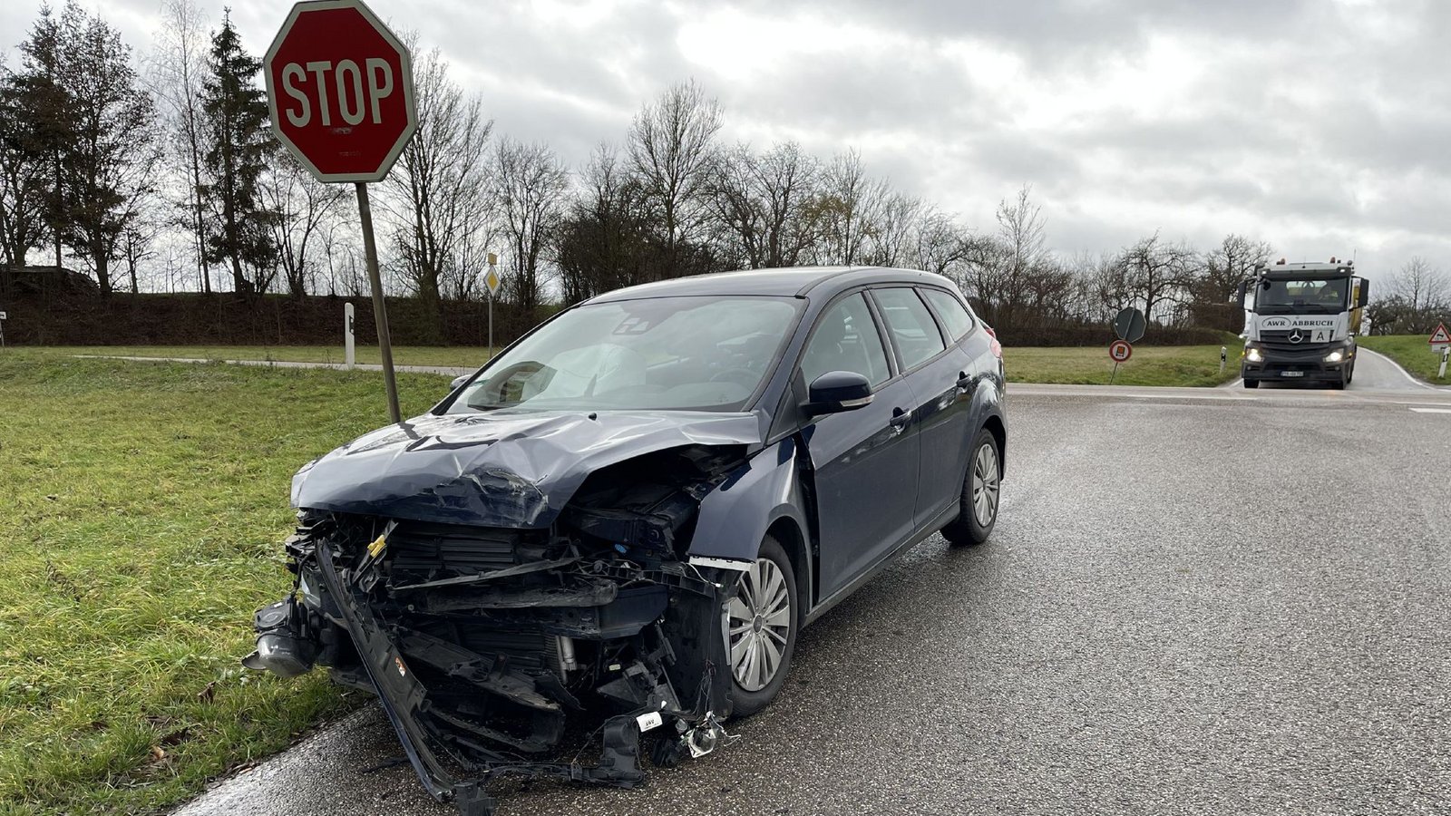 Der Unfall ereignete sich auf der B10 nahe Illingen.Foto: SDMG/SDMG / Schulz Der Unfall ereignete sich auf der B10 nahe Illingen.Foto: SDMG/SDMG / Schulz
