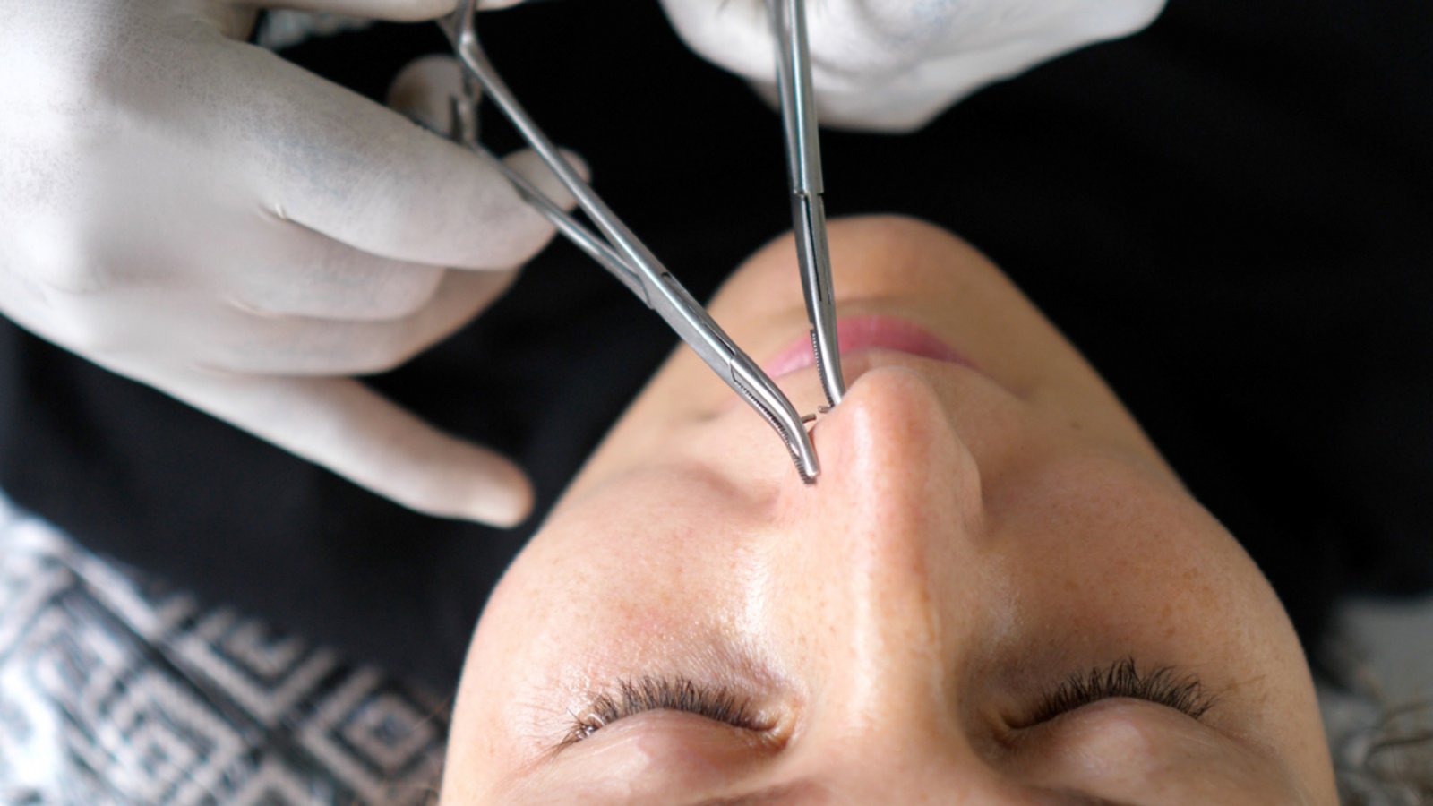 Vor allem junge Menschen mögen Piercings als Körperschmuck.Foto: Sia Footage / shutterstock.com Vor allem junge Menschen mögen Piercings als Körperschmuck.Foto: Sia Footage / shutterstock.com