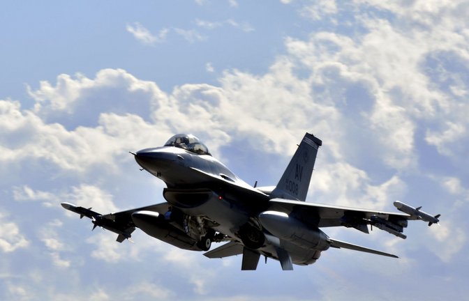 Die F-16-Kampfjets werden in den USA hergestellt. (Archivbild)<span class='image-autor'>Foto: dpa/Staff Sgt. Heather Ley</span>