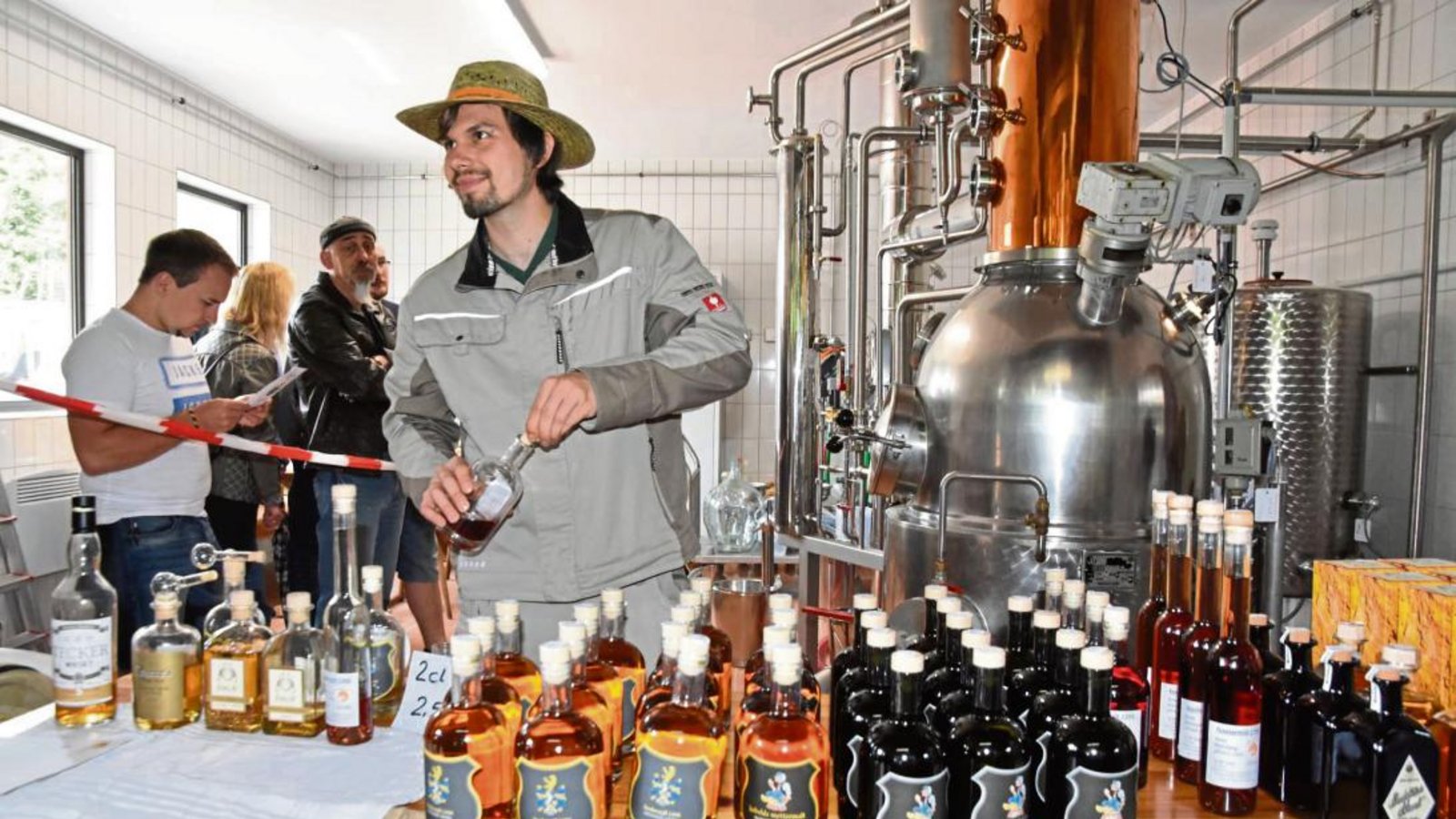 Vom Brot allein kann man auch in Sersheim nicht leben. Die Fessler Mühle setzt daher unter anderem auf Whisky und Gin. Foto: p Vom Brot allein kann man auch in Sersheim nicht leben. Die Fessler Mühle setzt daher unter anderem auf Whisky und Gin. Foto: p