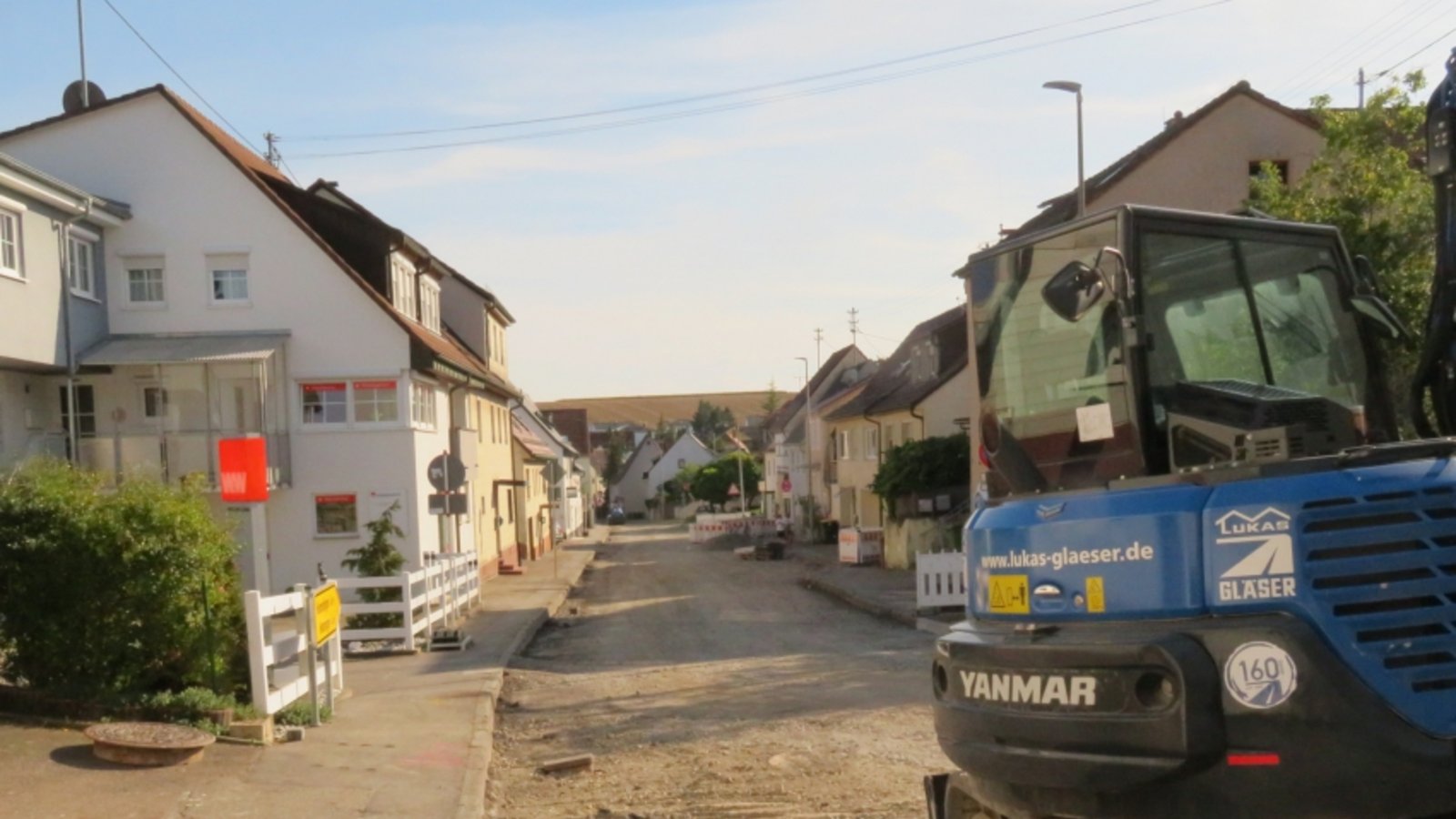 Die Ortsdurchfahrt in Hochdorf ist bald wieder befahrbar.  Foto: Arning