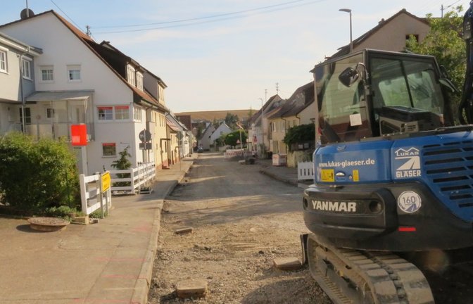 Die Ortsdurchfahrt in Hochdorf ist bald wieder befahrbar.  <span class='image-autor'>Foto: Arning</span>
