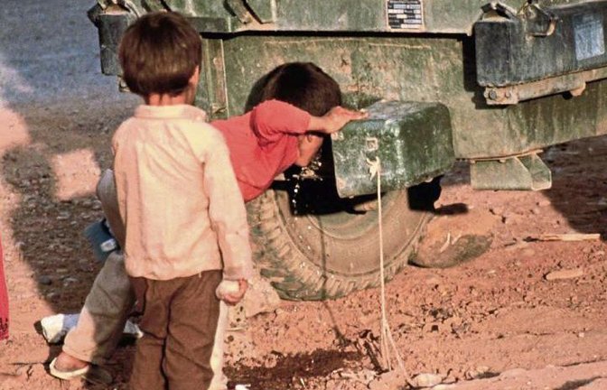 Kinder sollten möglichst schnell aus Kriegsgebieten nachgeholt werden. Aber es gibt viele Hürden zu überwinden. Foto: Harald Schottner / pixelio.de