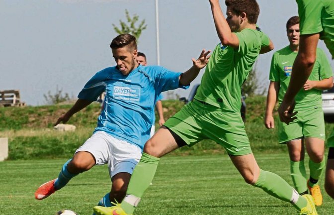 Nikola Ristomanov (links) und den TSV Nussdorf erwartet am Sonntag ein heißes Spiel in Kleinglattbach. Foto: Nachreiner