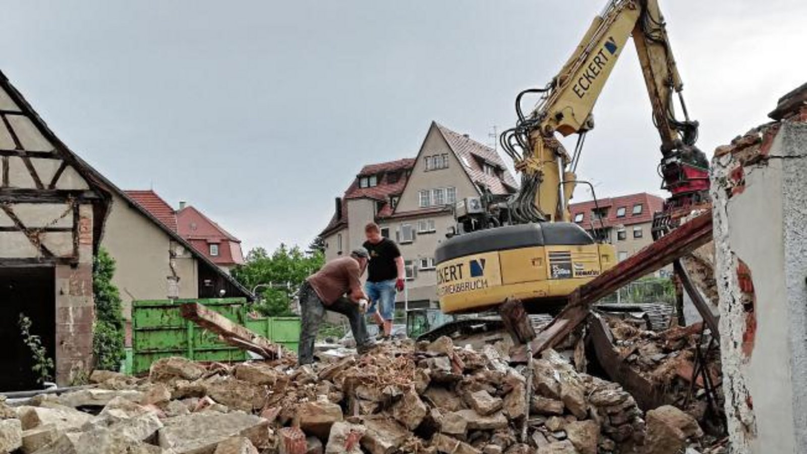 Abriss vor Neubebauung: Die Vaihinger Grabenstraße verändert ihr Gesicht. Foto: Arning