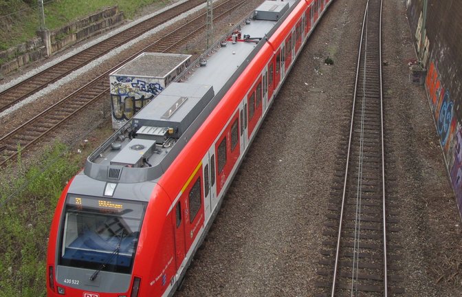 Bahnfahren könnte im Gebiet des Verkehrsverbunds Stuttgart bald teurer werden. Archivfoto: VKZ/Rieger