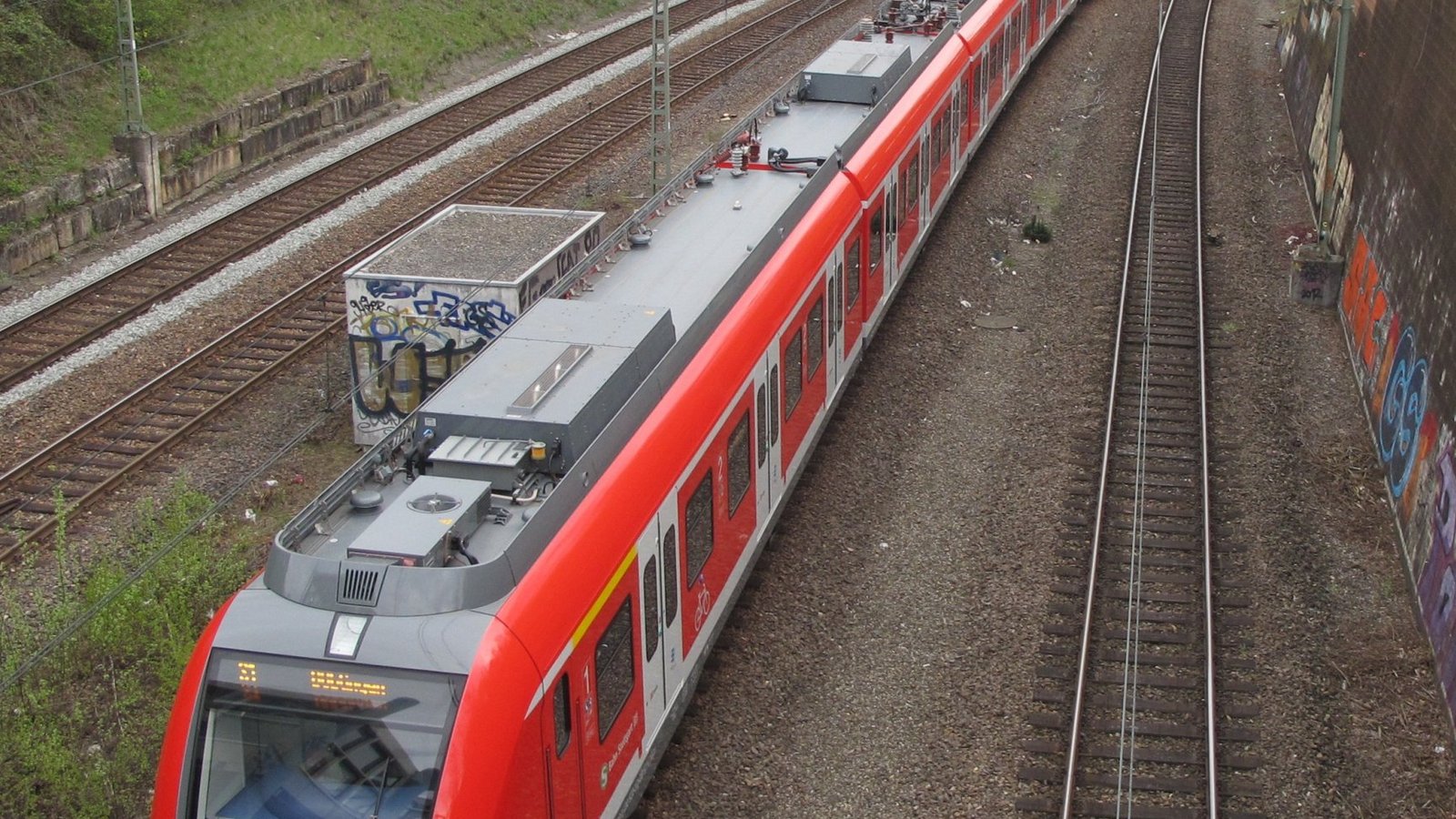 Bahnfahren könnte im Gebiet des Verkehrsverbunds Stuttgart bald teurer werden. Archivfoto: VKZ/Rieger Bahnfahren könnte im Gebiet des Verkehrsverbunds Stuttgart bald teurer werden. Archivfoto: VKZ/Rieger