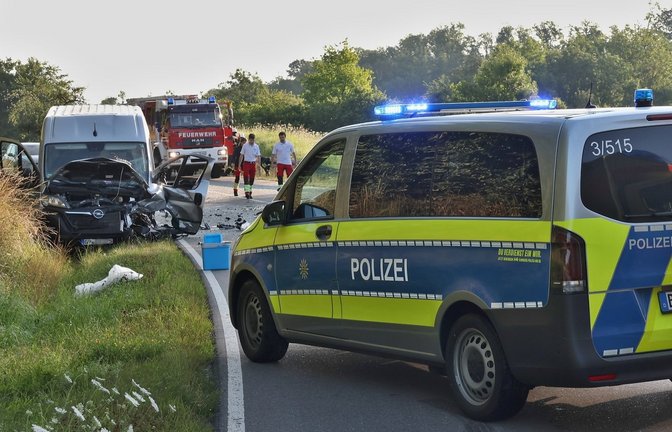 Schwerer Unfall zwischen Riet und Enzweihingen.  <span class='image-autor'>Foto: KS-Images.de/Andreas Rometsch</span>