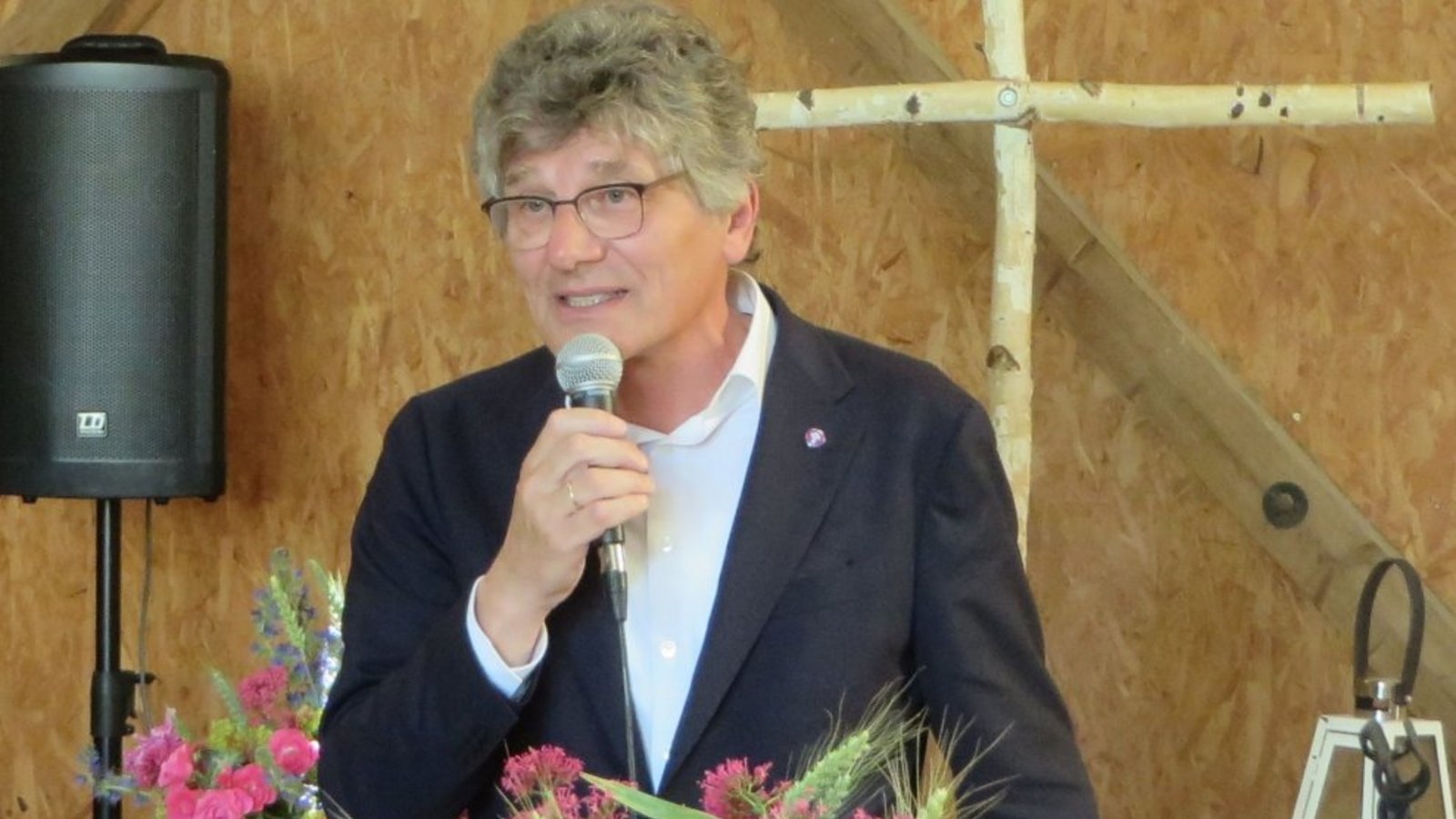 Landesbischof Ernst-Wilhelm Gohl während seines Grußwortes. Foto: Pfisterer Landesbischof Ernst-Wilhelm Gohl während seines Grußwortes. Foto: Pfisterer