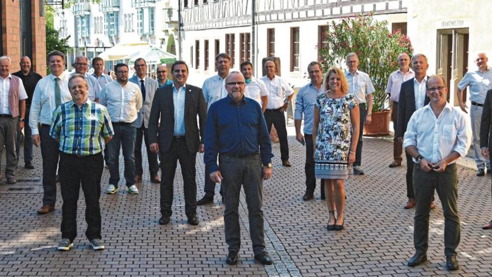 Foto mit historischem Wert: Es zeigt die Teilnehmer des ersten Treffens des Zweckverbandes „Gemeinsamer Gutachterausschuss im Enzkreis.“ sta Foto mit historischem Wert: Es zeigt die Teilnehmer des ersten Treffens des Zweckverbandes „Gemeinsamer Gutachterausschuss im Enzkreis.“ sta