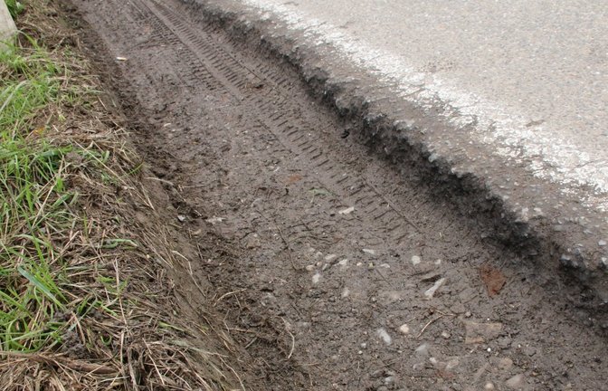 Zwischen Roßwag und Illingen hat die Straße ordentlich gelitten.  Archivfoto: VKZ/Müller