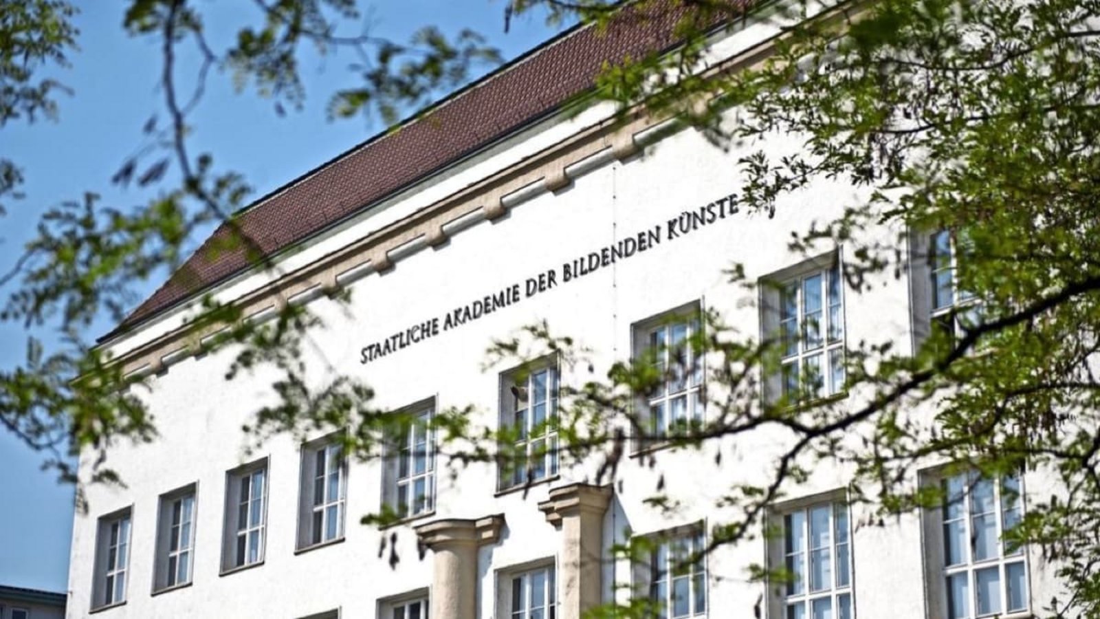 Bis heute Herzstück der Kunstakademie Stuttgart auf dem Campus Weißenhof: der AltbauLichtgut