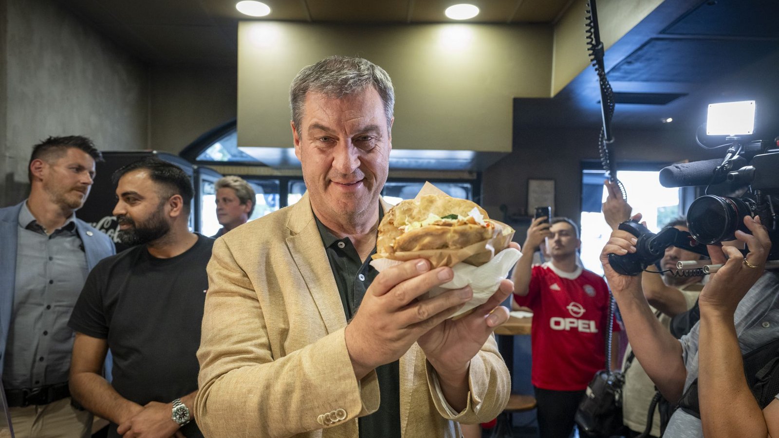Dass Markus Söder Döner liebt, ist bekannt.Foto: picture alliance/dpa Dass Markus Söder Döner liebt, ist bekannt.Foto: picture alliance/dpa