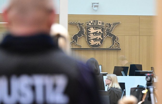 Der Vater des verstorbenen Babys wurde vor Gericht freigesprochen. (Symbolbild)<span class='image-autor'>Foto: dpa/Bernd Weißbrod</span>