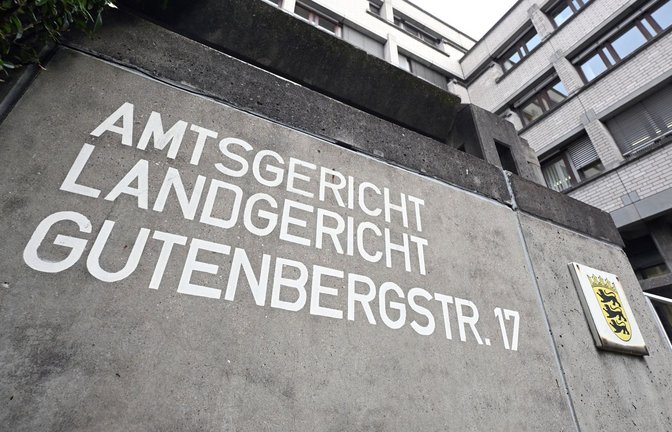Das Landgerichts und Amtsgericht in Baden-Baden. Ein früherer Erzieher wurde wegen Kindesmissbrauchs zu einer Jugendstrafe verurteilt (Symbolfoto).<span class='image-autor'>Foto: dpa/Uli Deck</span>
