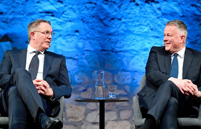 SPD-Ministerpräsident Alexander Schweitzer (links) oder der CDU-Mann Gordon Schnieder – wer regiert künftig in Mainz?<span class='image-autor'>Foto: Uwe Anspach/dpa</span>