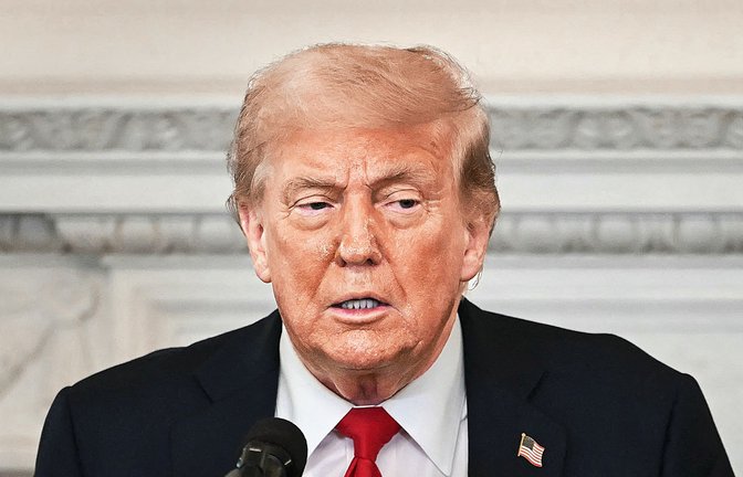 US-Präsident Trump leidet laut Angaben des Weißen Hauses unter einer chronischen Venenschwäche. (Archivbild)<span class='image-autor'>Foto: AFP/ANDREW CABALLERO-REYNOLDS</span>