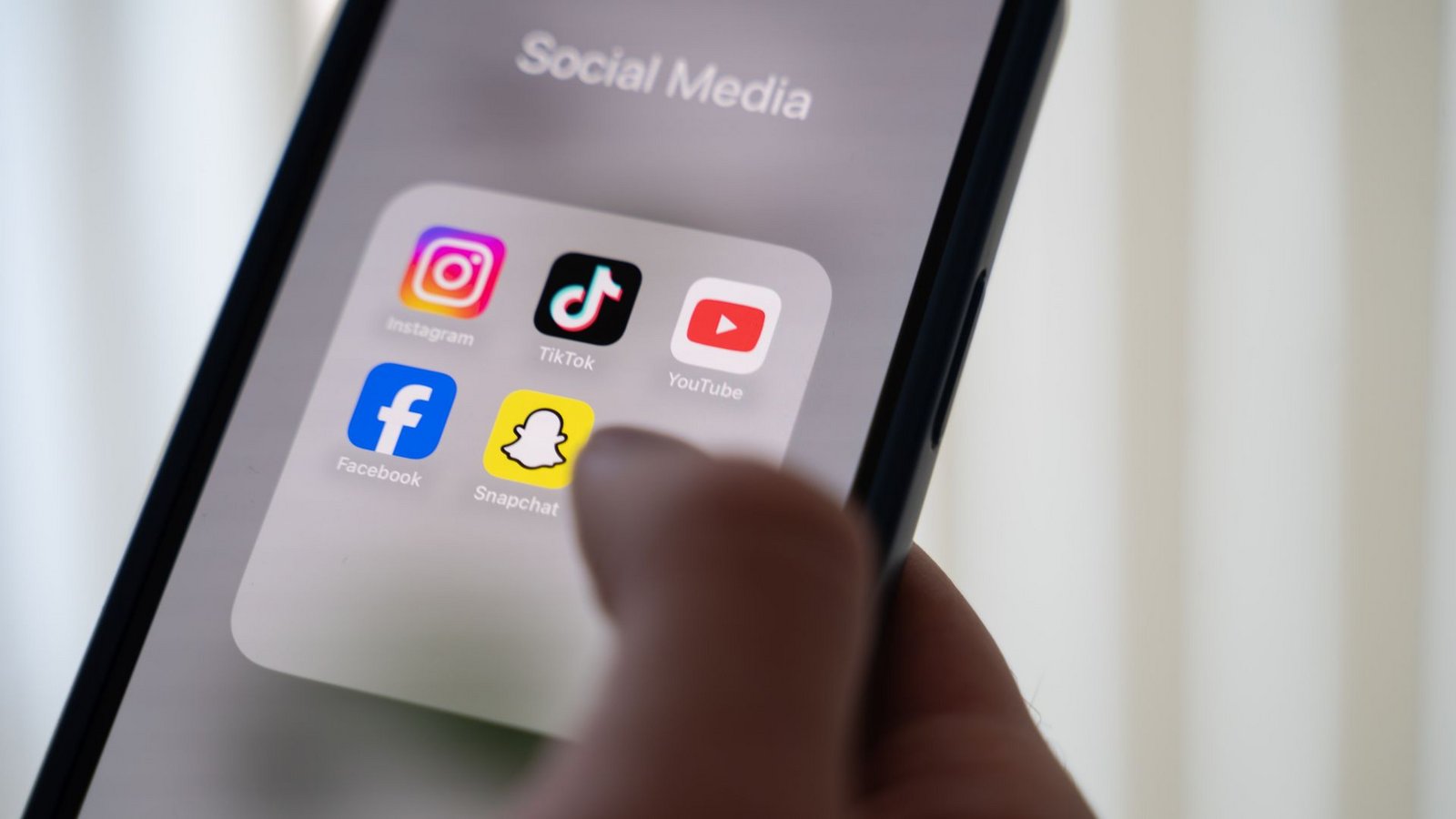 Social Media ist für viele Kinder ein Zeitfresser – und mit Problemen verbunden.Foto: Alicia Windzio/dpa Social Media ist für viele Kinder ein Zeitfresser – und mit Problemen verbunden.Foto: Alicia Windzio/dpa