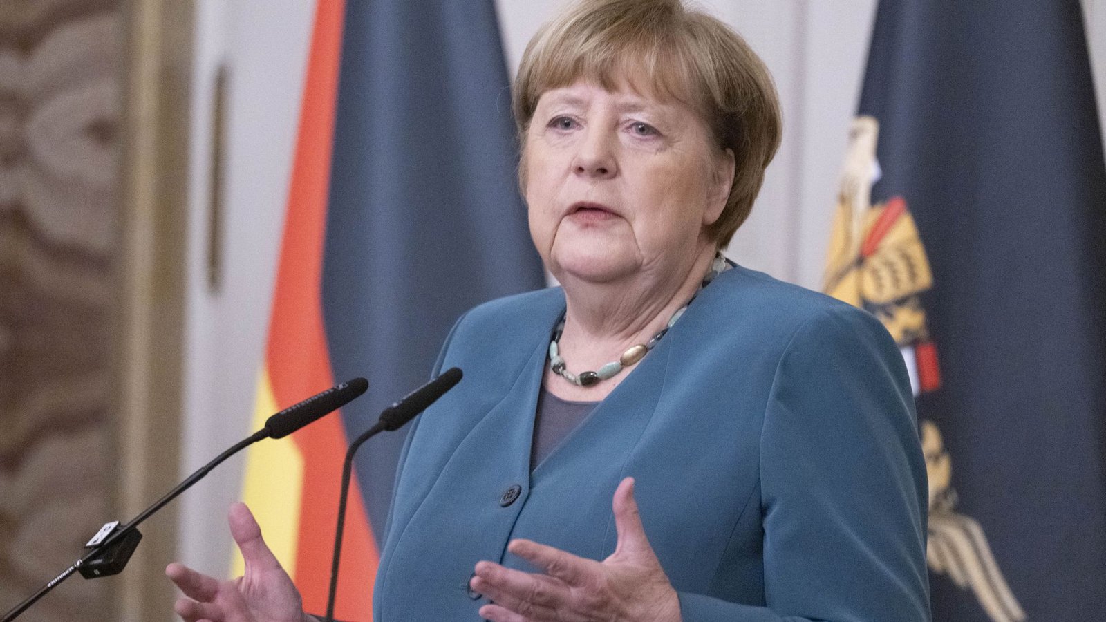 Angela Merkel bei einer Ehrung im Neuen Schloss in Stuttgart.Foto: Marijan Murat/dpa Angela Merkel bei einer Ehrung im Neuen Schloss in Stuttgart.Foto: Marijan Murat/dpa