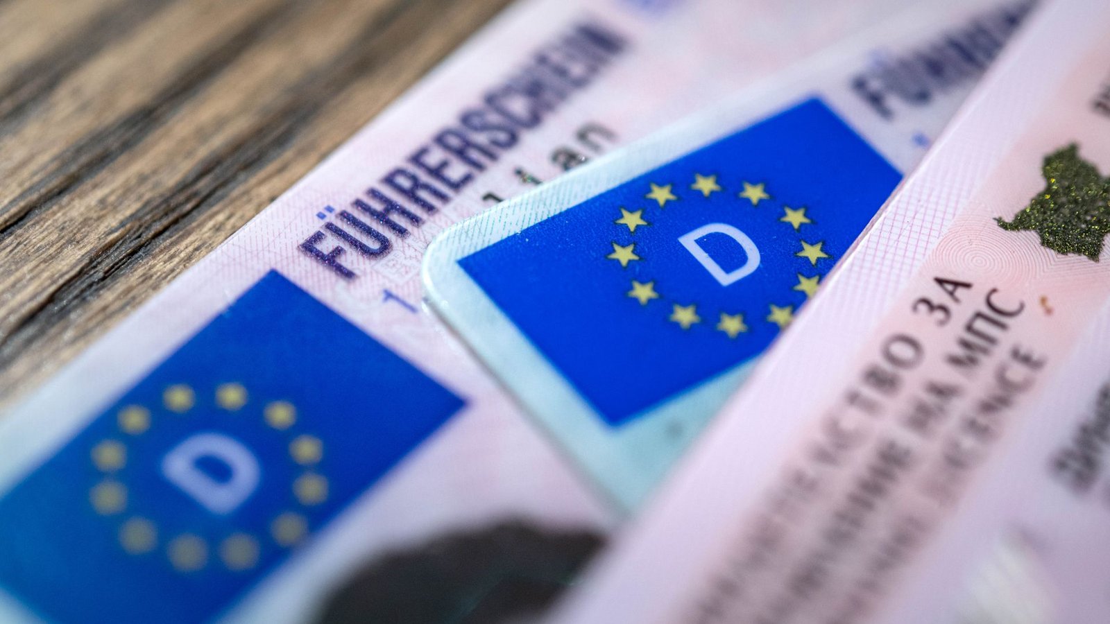 Das Europaparlament hat neue EU-Führerscheinvorgaben verabschiedet.Foto: Sina Schuldt/dpa
