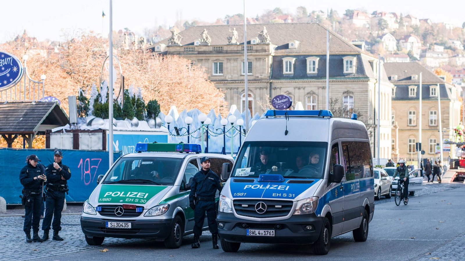 In der Landeshauptstadt schützten Polizisten der Einsatzhundertschaft Stuttgart ebenfalls eine Veranstaltung der selbst ernannten Islamkritiker von Pax Europa.Foto: 7aktuell.de/Nils Reeh In der Landeshauptstadt schützten Polizisten der Einsatzhundertschaft Stuttgart ebenfalls eine Veranstaltung der selbst ernannten Islamkritiker von Pax Europa.Foto: 7aktuell.de/Nils Reeh