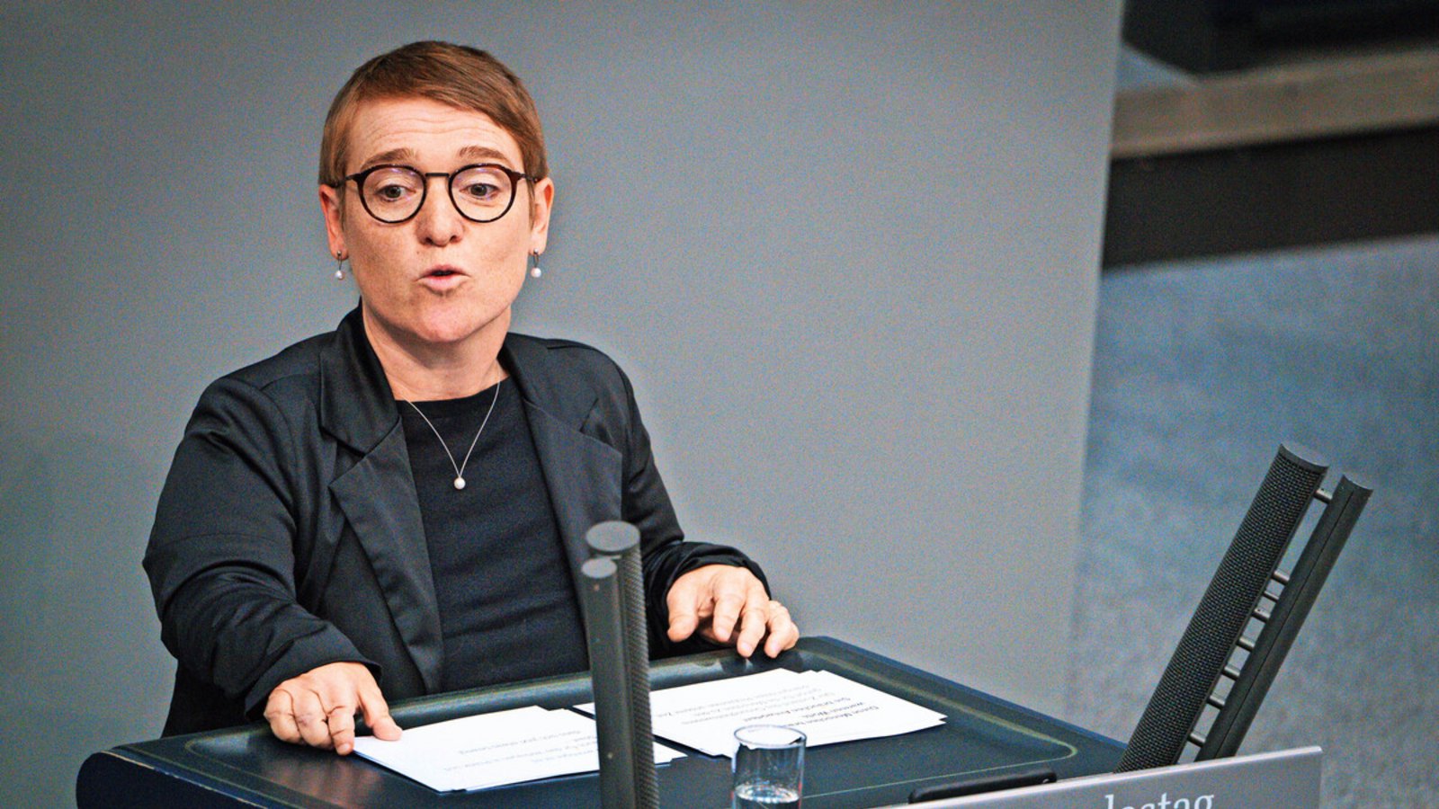 Simone Fischer (Grüne) bei ihrer ersten Rede im BundestagFoto: imago/Political-Moments