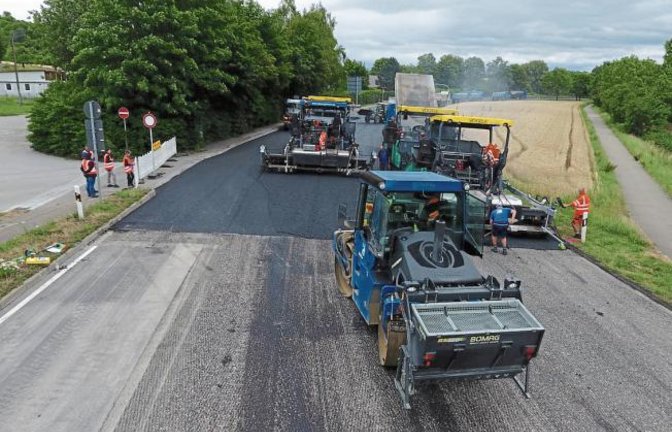 Am Wochenende wurde der letzte Abschnitt der Bundesstraße 10 zwischen der Vaihinger Egelseebrücke und Enzweihingen saniert. Foto: Hartgeschwend