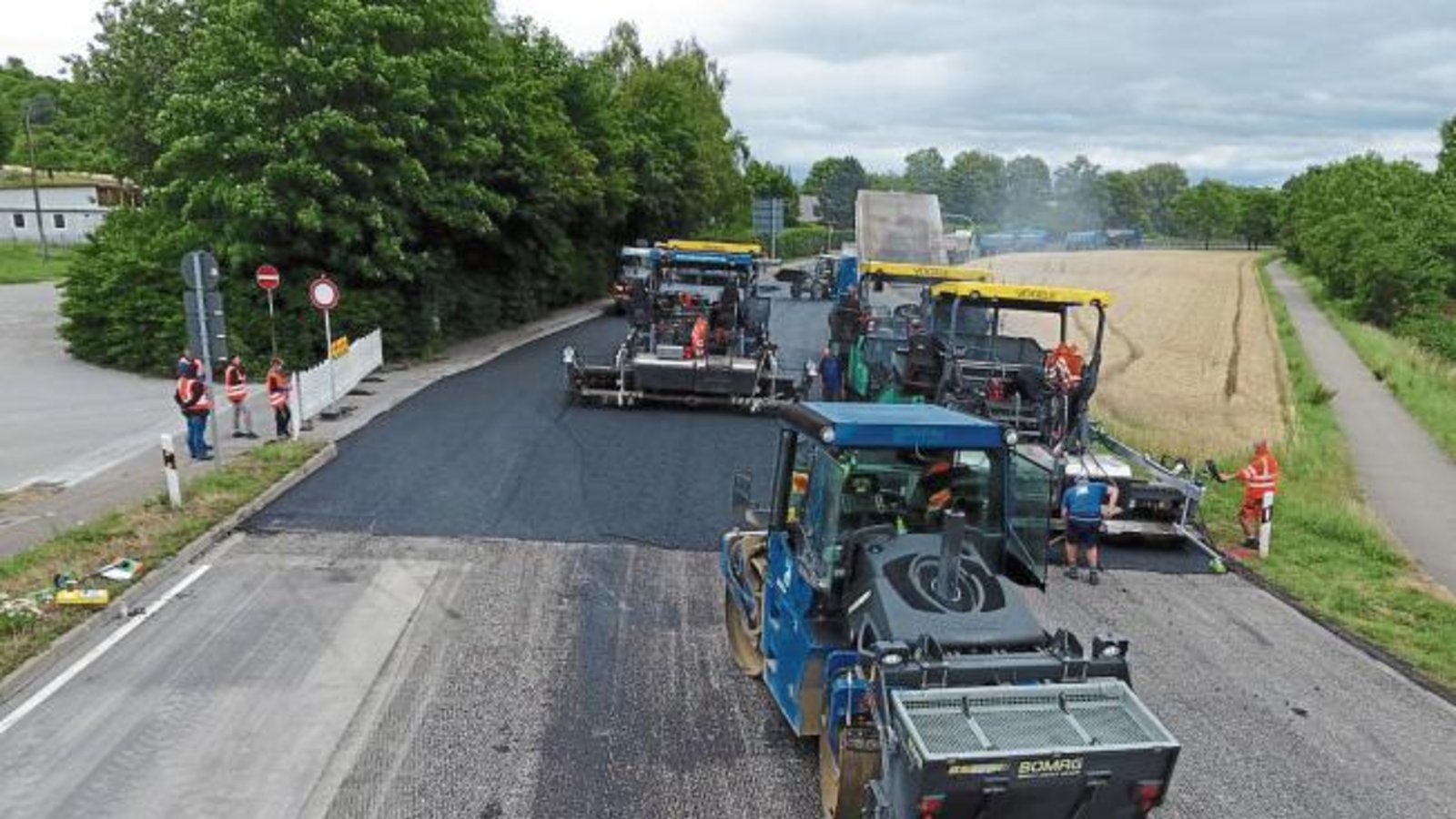 Am Wochenende wurde der letzte Abschnitt der Bundesstraße 10 zwischen der Vaihinger Egelseebrücke und Enzweihingen saniert. Foto: Hartgeschwend
