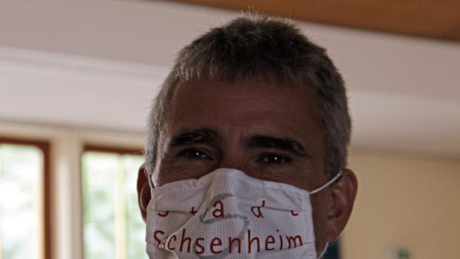 VKZ-Rätsel: Hinter dieser Maske verbirgt sich der Bürgermeister von ...? Foto: Rücker