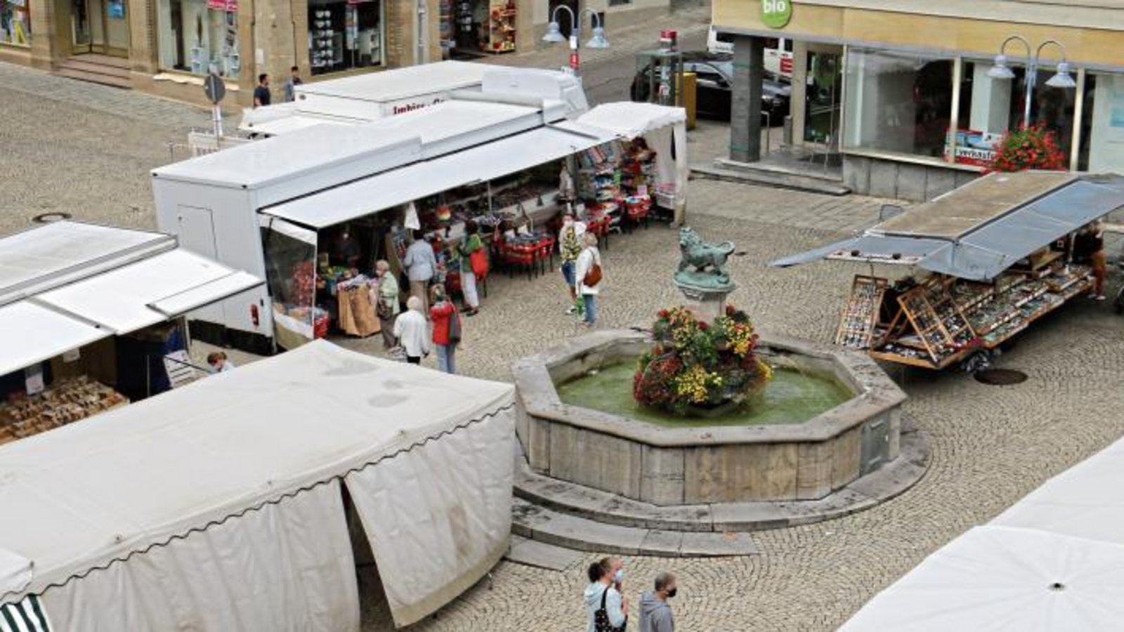 Premiere: Gestern fand der erste Vaihinger Krämermarkt mit Maskenpflicht statt. sr