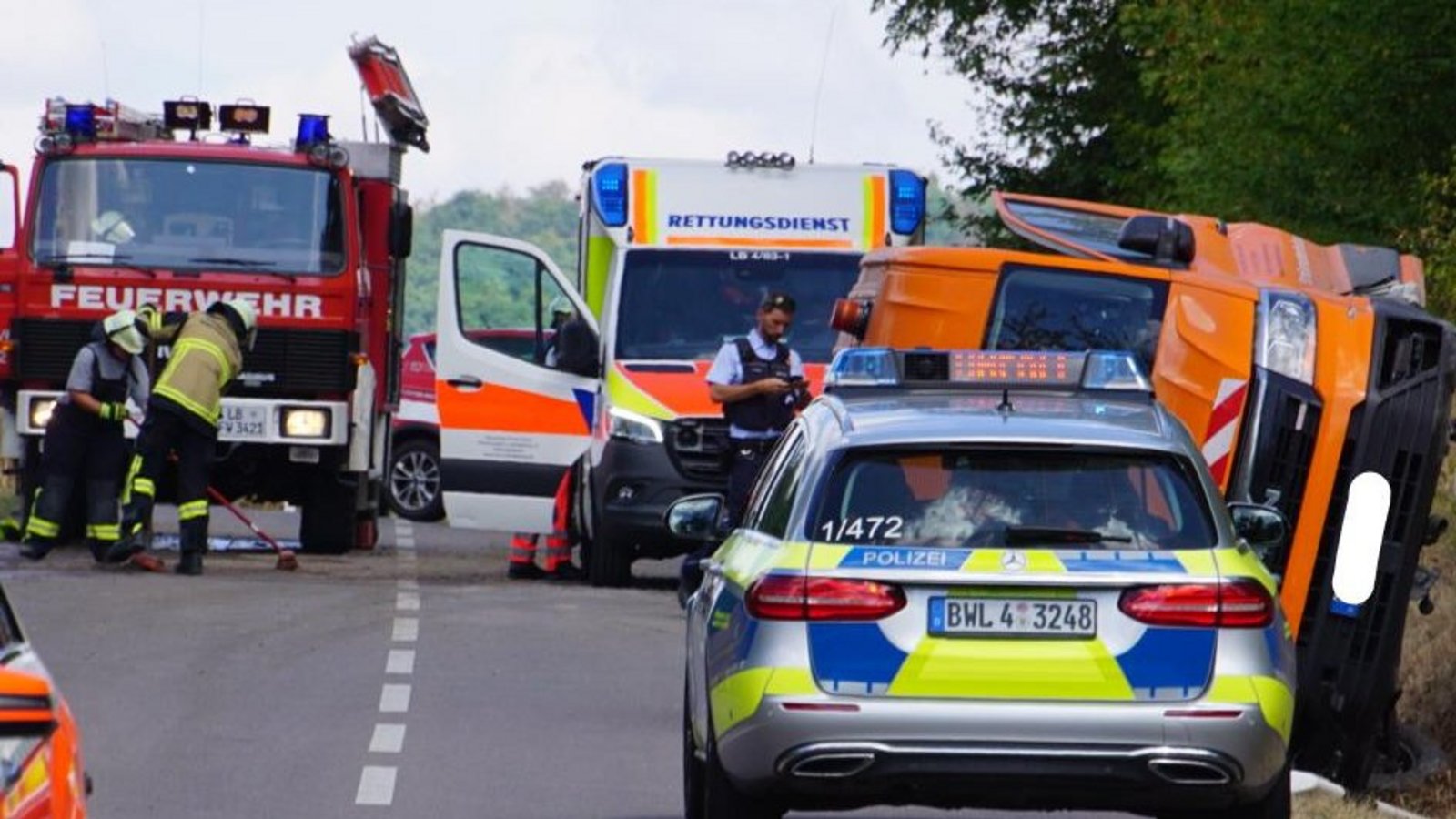 Ein Sprinter kam zwischen Hohenhaslach und Horrheim von der Straße ab. KS-Images/Mandu Ein Sprinter kam zwischen Hohenhaslach und Horrheim von der Straße ab. KS-Images/Mandu