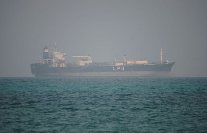 Der Konflikt in der Straße von Hormus eskaliert erneut.<span class='image-autor'>Abdulnasser Alseddik/AP/dpa</span>