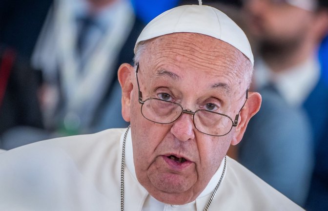 In Italien ermitteln Polizei und Geheimdienste wegen eines möglicherweise geplanten Attentats auf Papst Franziskus (Archivfoto).<span class='image-autor'>Foto: dpa/Michael Kappeler</span>