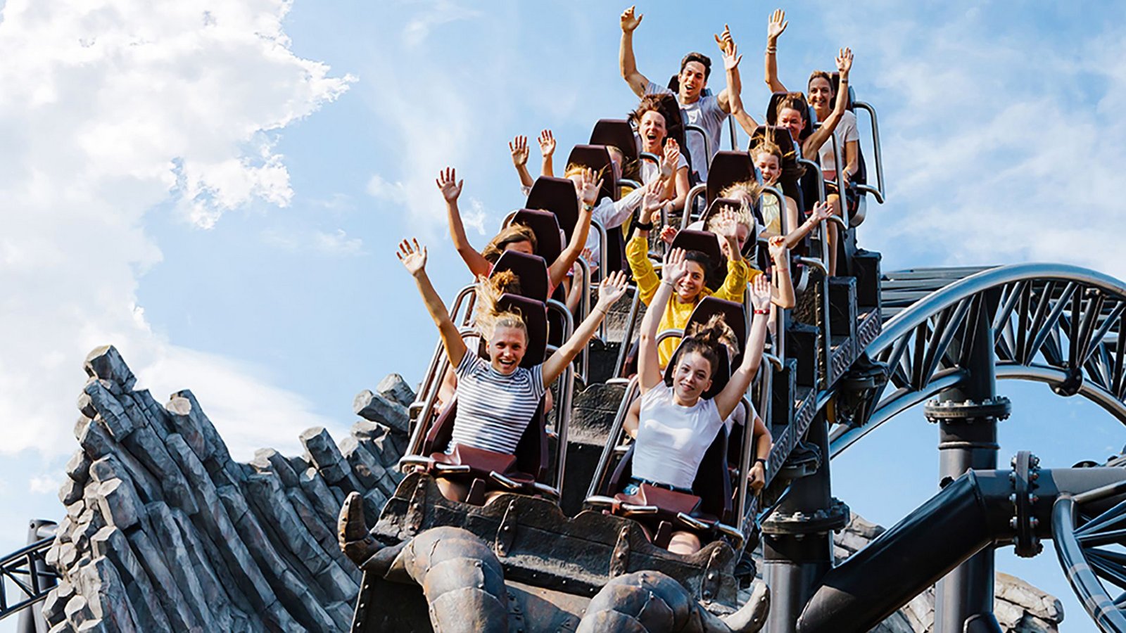 Die Achterbahn „Tauron“ Im Phantasialand Brühl bei Köln.Foto: Phantasialand Die Achterbahn „Tauron“ Im Phantasialand Brühl bei Köln.Foto: Phantasialand