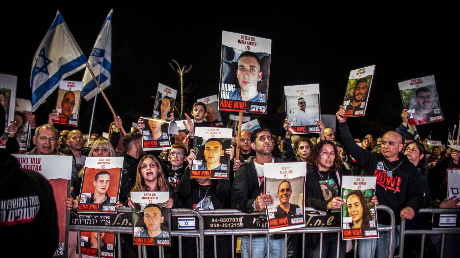 Protest vor dem Zuhause Benjamin Netanjahu: Die Angehörigen der Geiseln sind verzweifelt.Foto: imago/Eyal Warshavsky Protest vor dem Zuhause Benjamin Netanjahu: Die Angehörigen der Geiseln sind verzweifelt.Foto: imago/Eyal Warshavsky
