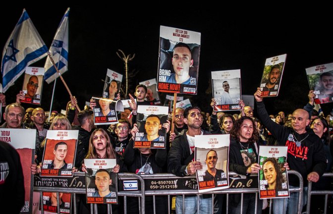 Protest vor dem Zuhause  Benjamin Netanjahu: Die Angehörigen der Geiseln sind verzweifelt.<span class='image-autor'>Foto: imago/Eyal Warshavsky</span>