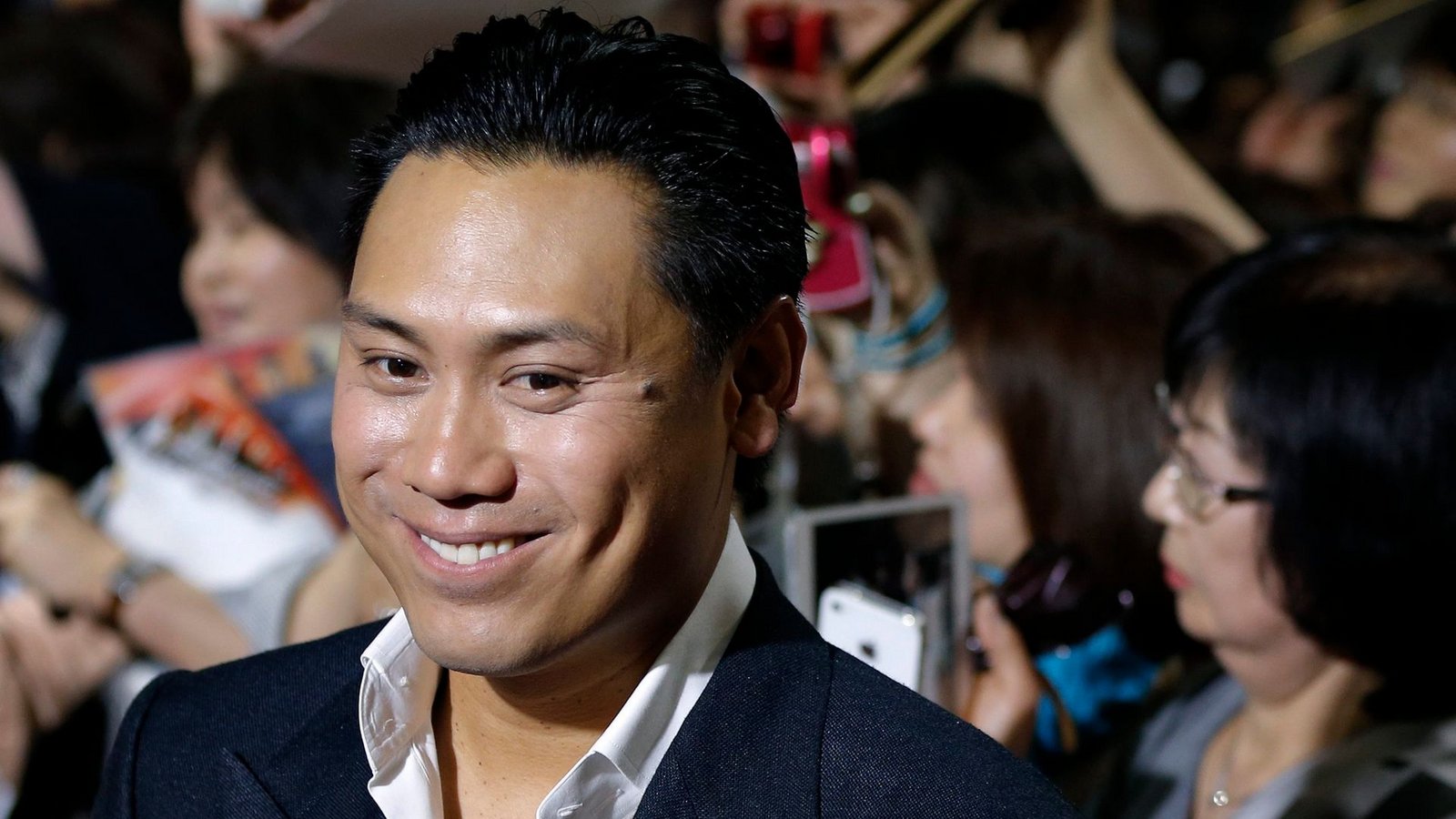 US-Regisseur Jon M. Chu will seinen früheren Filmhit "Crazy Rich" als Musical auf die Bühne bringen.Foto: Kiyoshi Ota/dpa