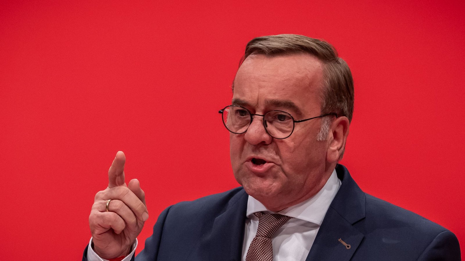 Der Bundesverteidigungsminister will den Gesetzentwurf für den vorerst freiwilligen Wehrdienst Ende August in das Bundeskabinett einbringen (Archivbild).Foto: Michael Kappeler/dpa Der Bundesverteidigungsminister will den Gesetzentwurf für den vorerst freiwilligen Wehrdienst Ende August in das Bundeskabinett einbringen (Archivbild).Foto: Michael Kappeler/dpa