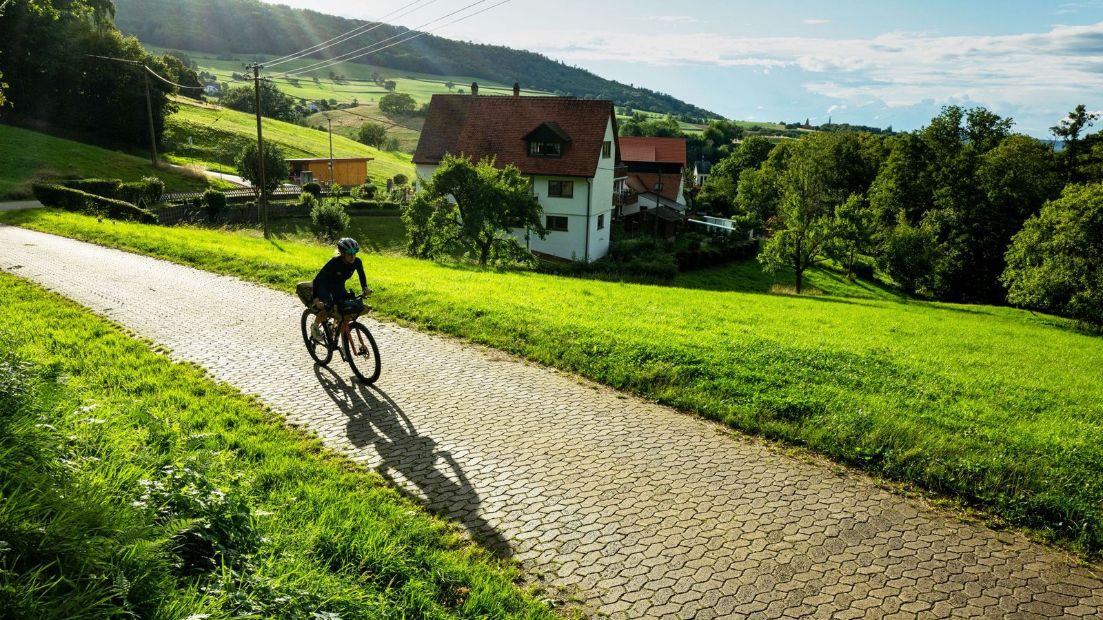 Im Südschwarzwald tankt sie Kraft für ihre längeren Strecken. Demnächst will die Abenteuerin bis  Südafrika radeln.Foto: Rémy Vroonen/Rémy Vroonen